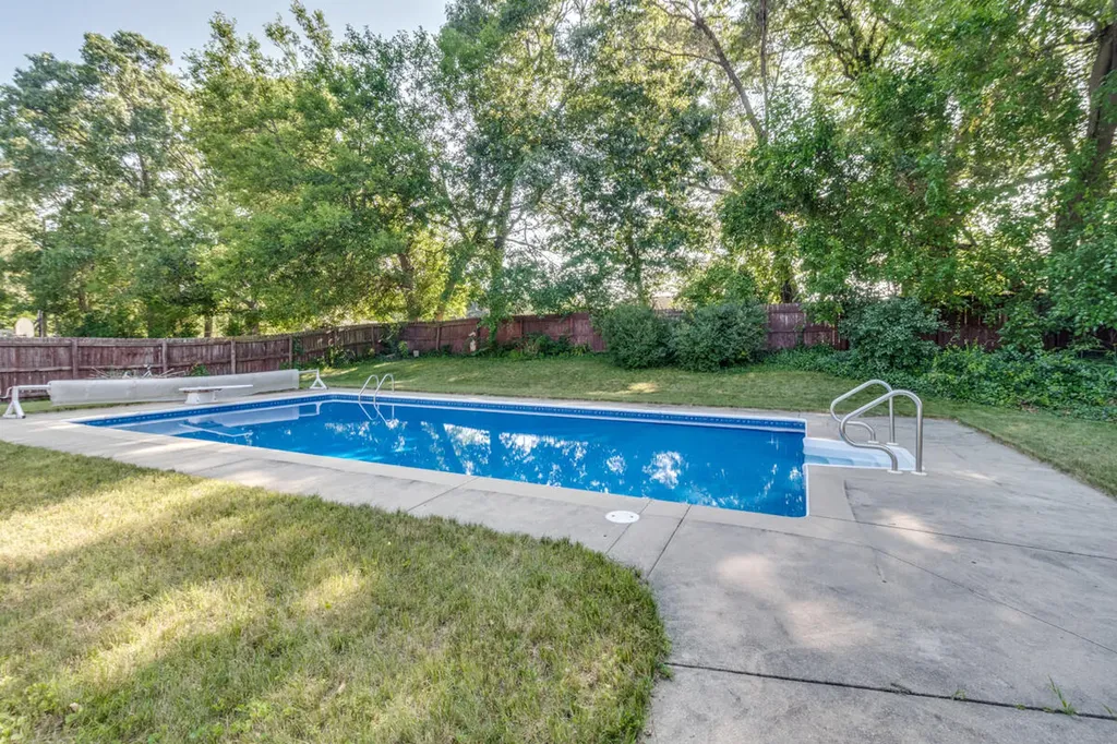 109 Parkshore Drive Emmett Charter Township MI 49014