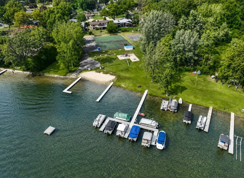 109 Parkshore Drive Emmett Charter Township MI 49014
