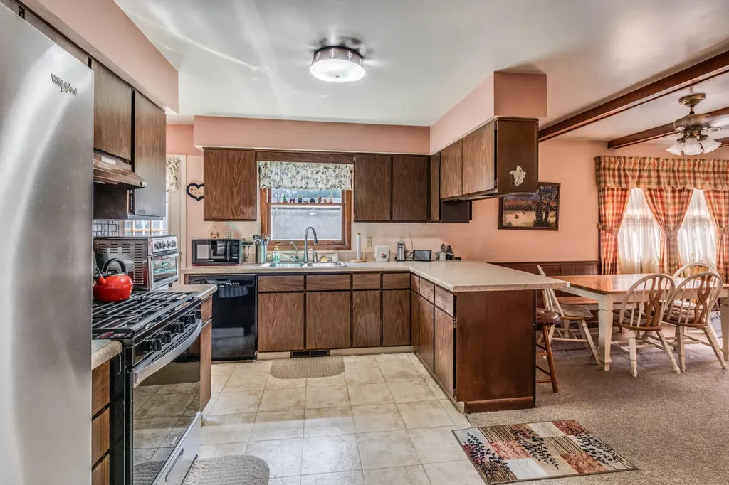 109 Parkshore Drive Emmett Charter Township MI 49014