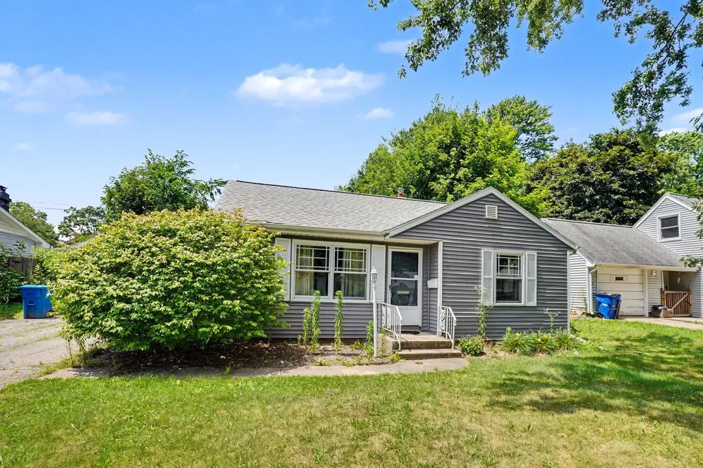 121 N Ridgeway Drive Battle Creek City MI 49015