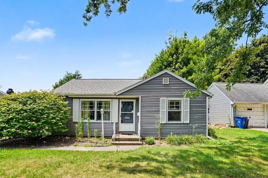 121 N Ridgeway Drive Battle Creek City MI 49015