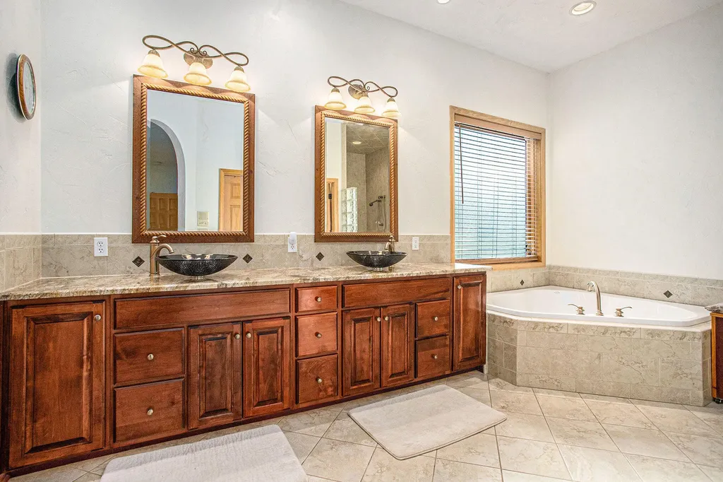 106 Buckingham Lane Pennfield Charter Township MI 49017