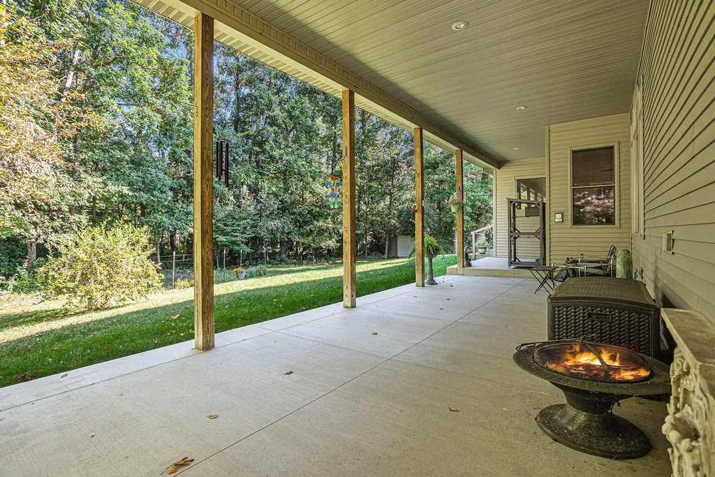 106 Buckingham Lane Pennfield Charter Township MI 49017