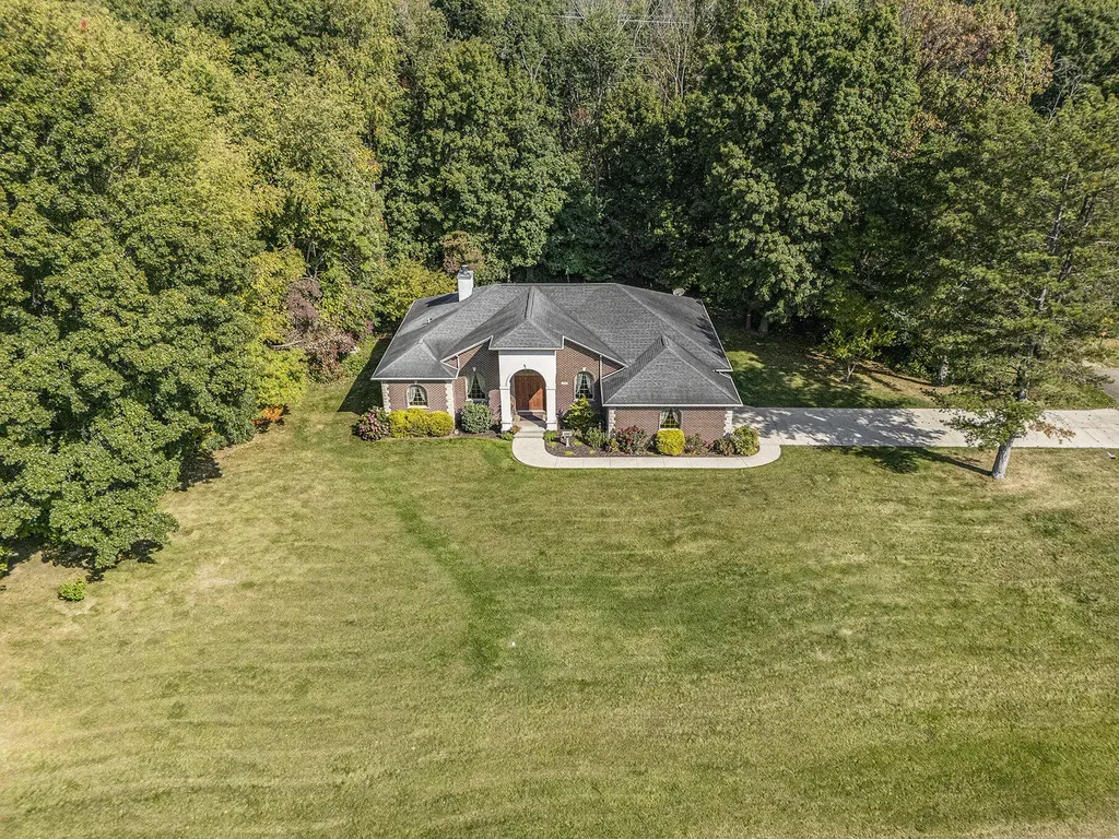 106 Buckingham Lane Pennfield Charter Township MI 49017