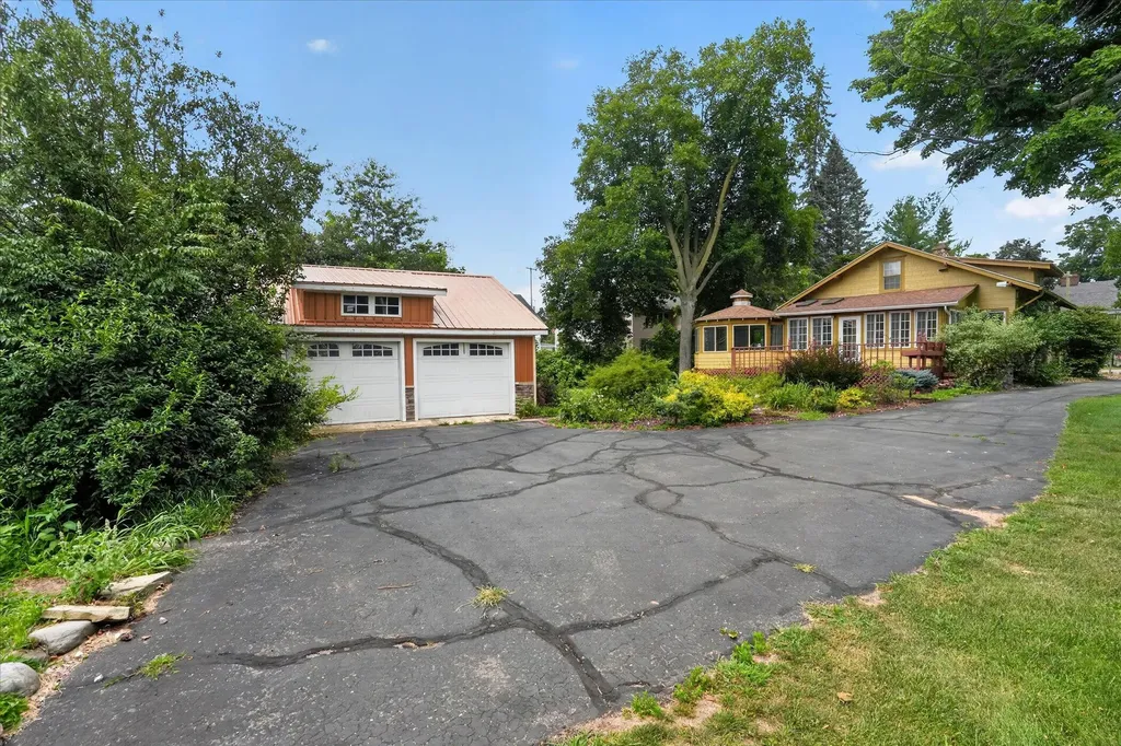 1318 E Michigan Avenue Sheridan Township MI 49224