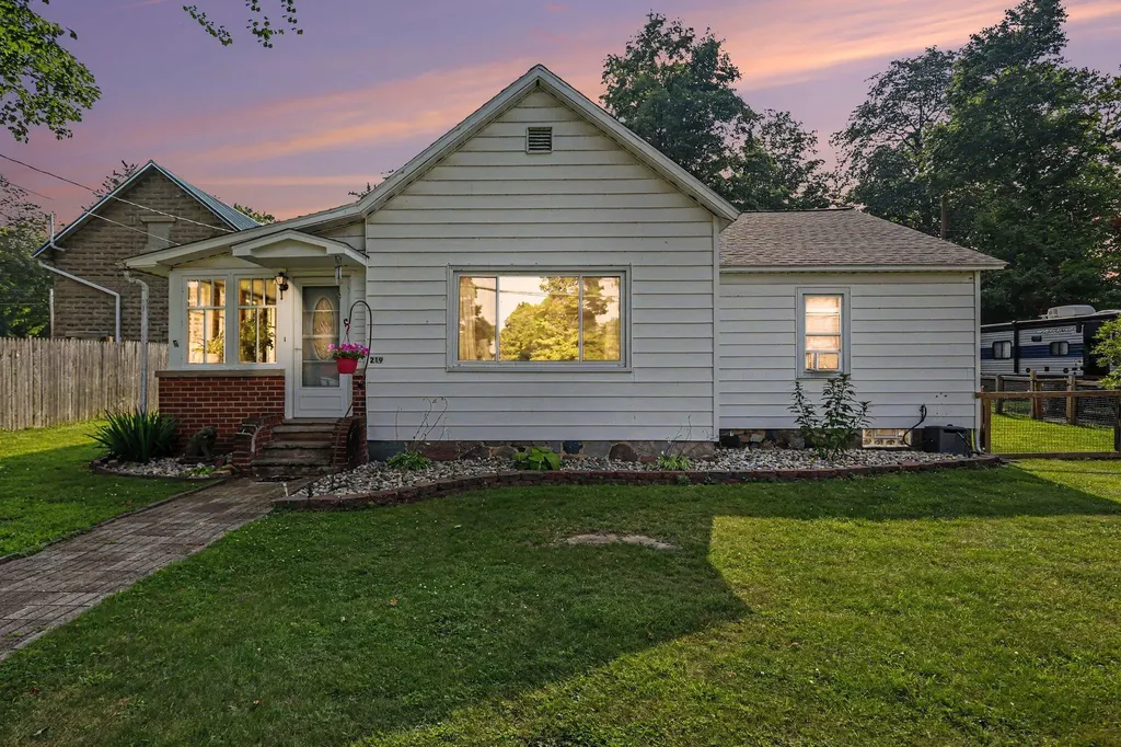 219 N 4th Street Burr Oak Village MI 49030