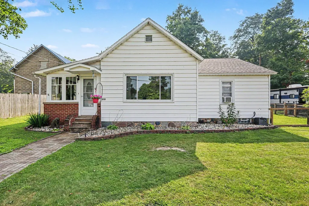 219 N 4th Street Burr Oak Village MI 49030