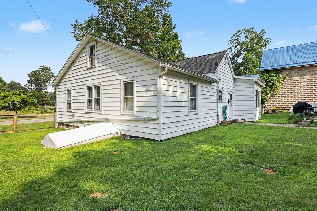 219 N 4th Street Burr Oak Village MI 49030