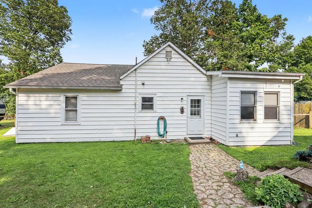 219 N 4th Street Burr Oak Village MI 49030