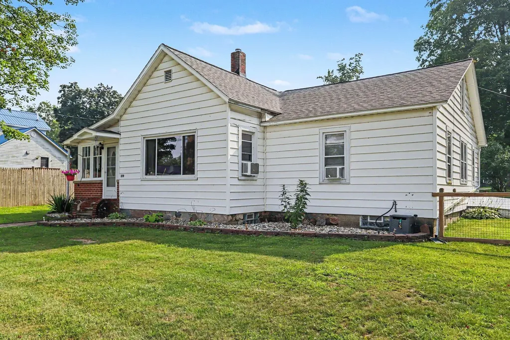 219 N 4th Street Burr Oak Village MI 49030