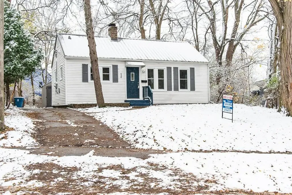 934 Pomeroy Street Kalamazoo City MI 49001