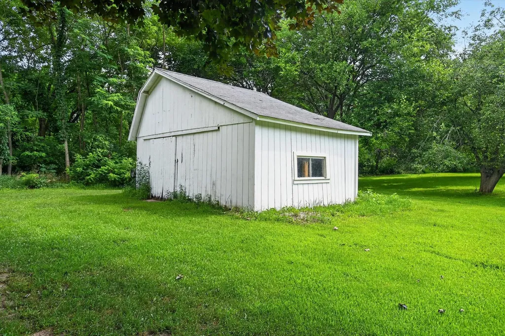 16310 15 Mile Road Marshall Township MI 49068