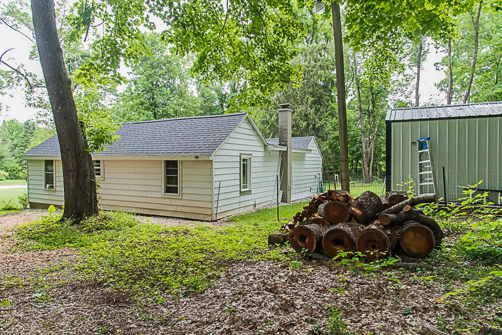 128 E Territorial Road E Battle Creek City MI 49015