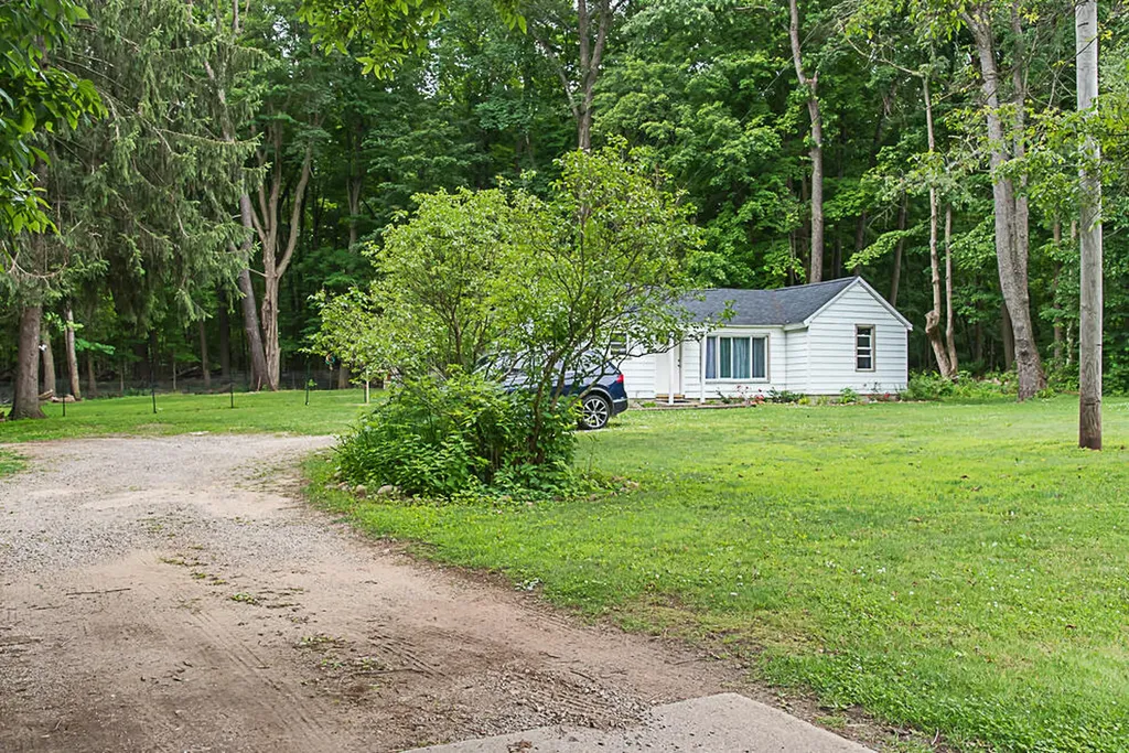 128 E Territorial Road E Battle Creek City MI 49015