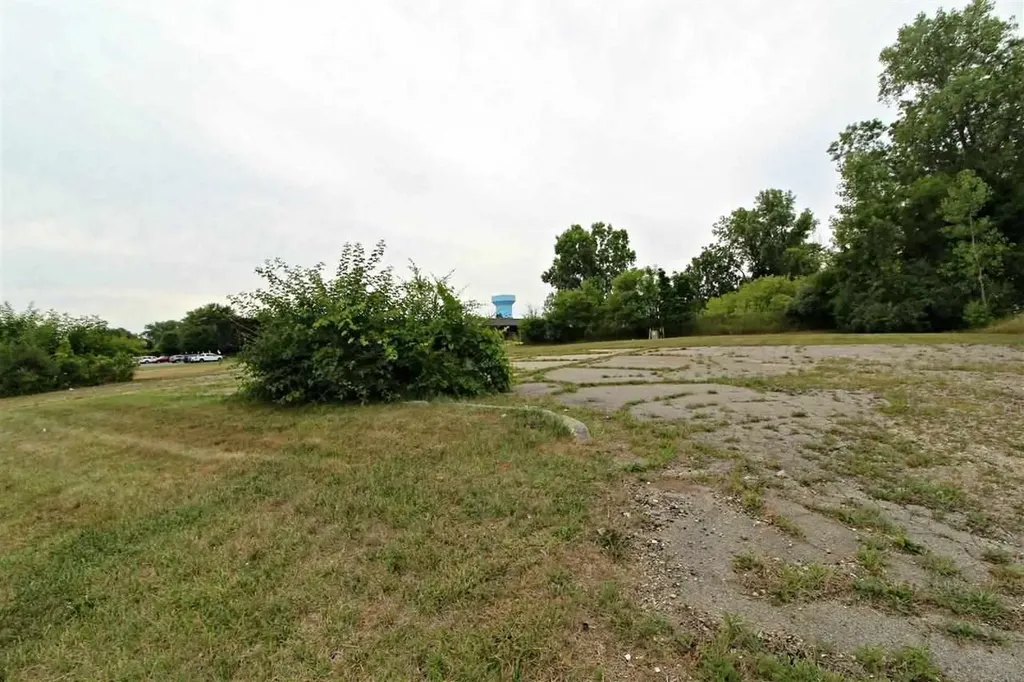 3309 Beecher Road Flint Charter Township MI 48532