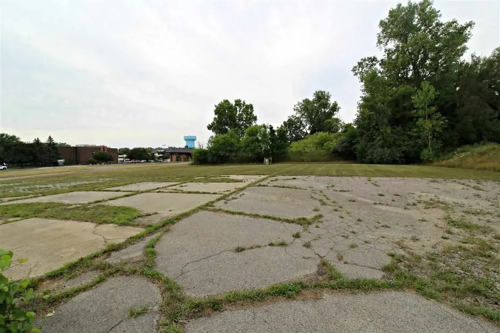 3309 Beecher Road Flint Charter Township MI 48532