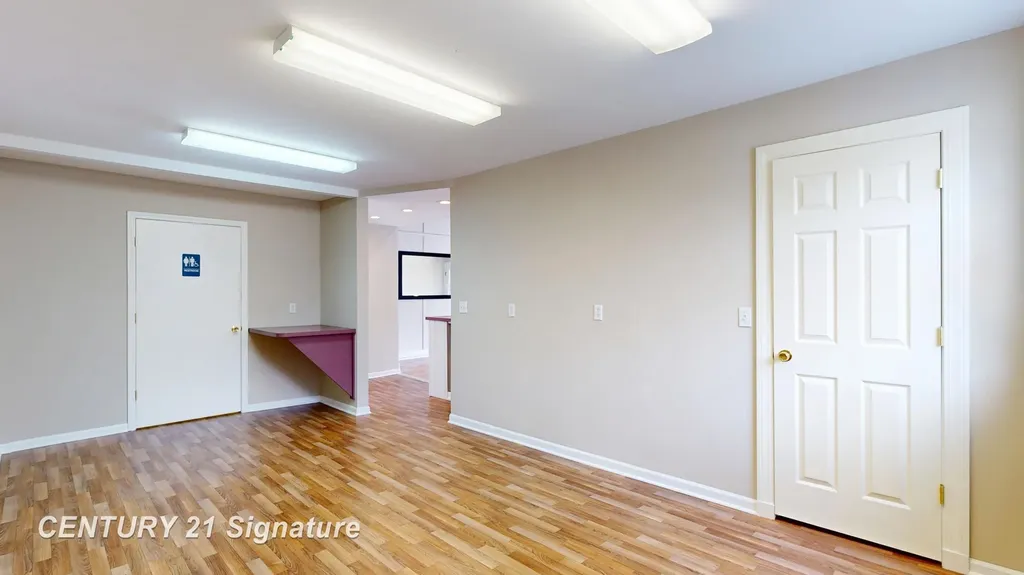 9463 Genesee Street New Lothrop Village MI 48460