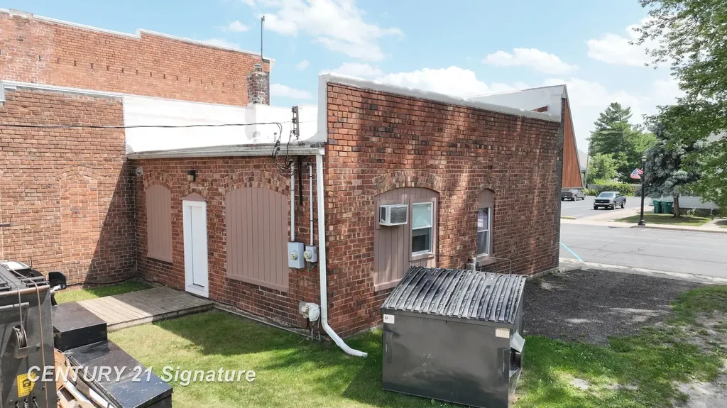 9463 Genesee Street New Lothrop Village MI 48460