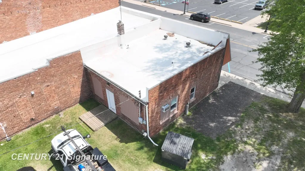 9463 Genesee Street New Lothrop Village MI 48460