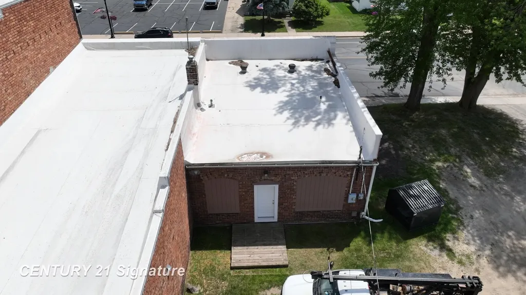 9463 Genesee Street New Lothrop Village MI 48460