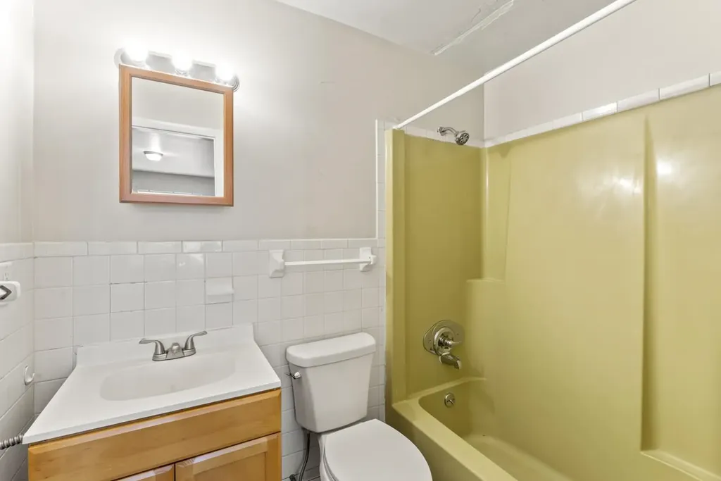 828 North Apt. #11 Street Mt. Morris Township MI 48458