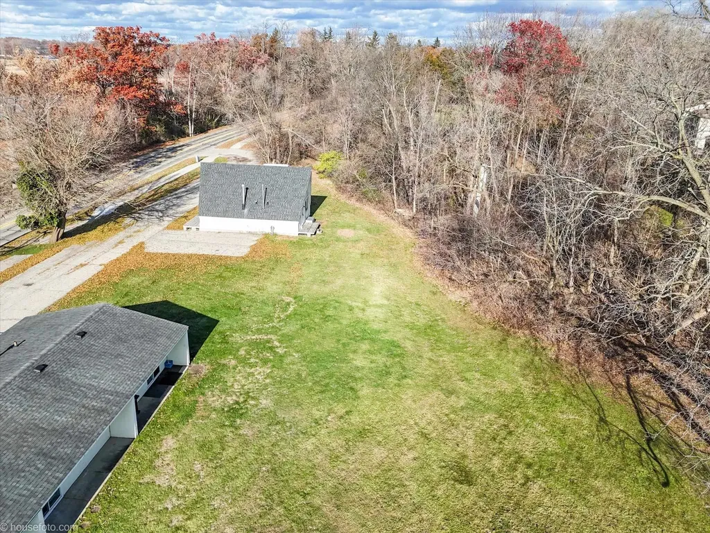 660 Flint Road Brighton City MI 48116