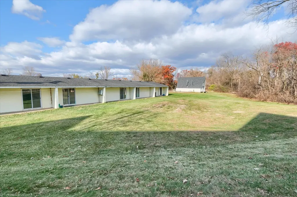 660 Flint Road Brighton City MI 48116