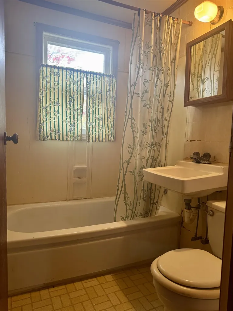 6065 N Genesee Road Genesee Charter Township MI 48506
