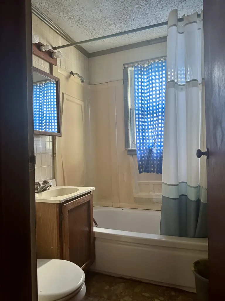 6065 N Genesee Road Genesee Charter Township MI 48506