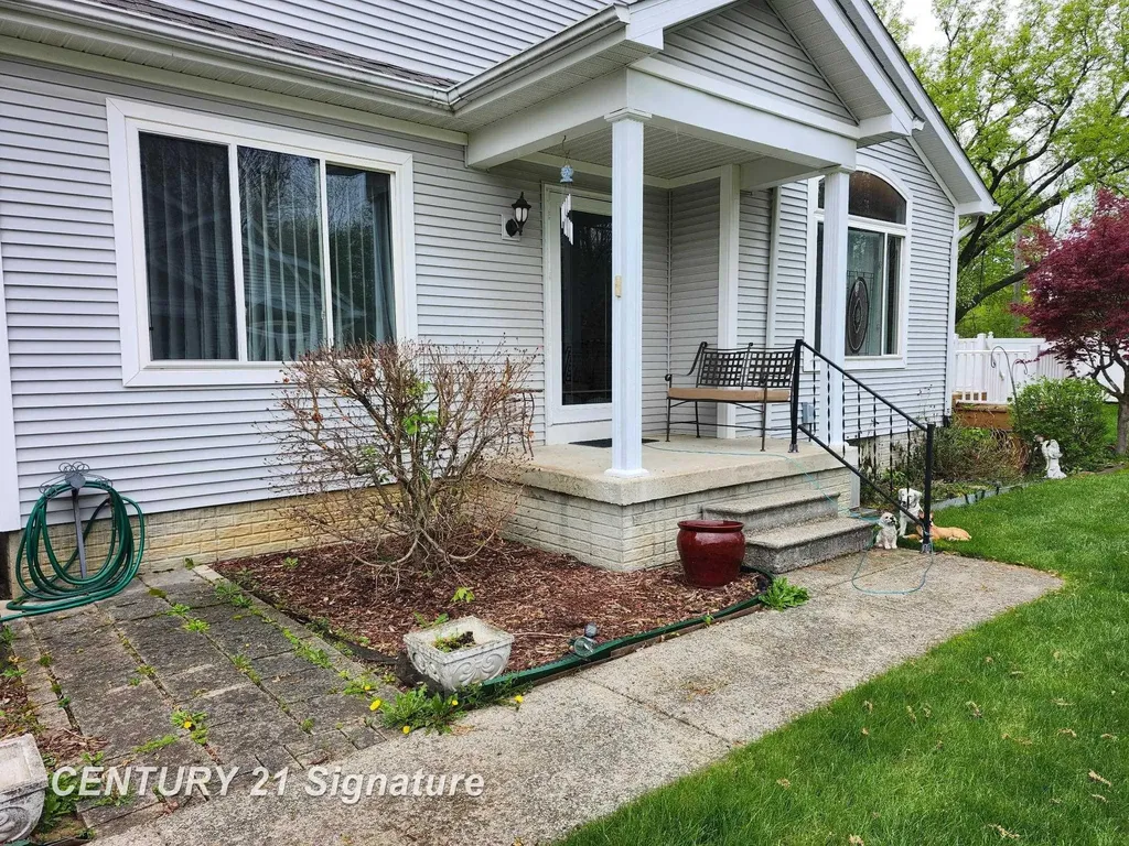 241 Aberdeen Court Flushing City MI 48433