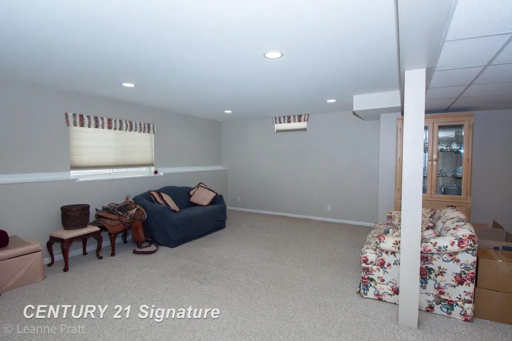 241 Aberdeen Court Flushing City MI 48433
