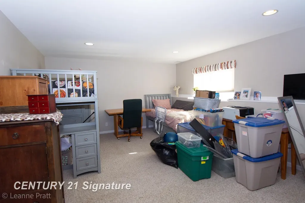 241 Aberdeen Court Flushing City MI 48433