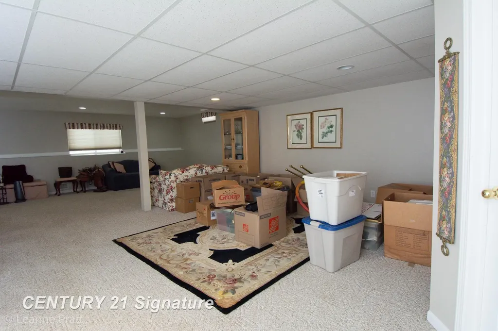241 Aberdeen Court Flushing City MI 48433