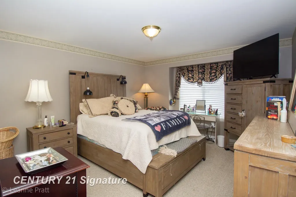 241 Aberdeen Court Flushing City MI 48433