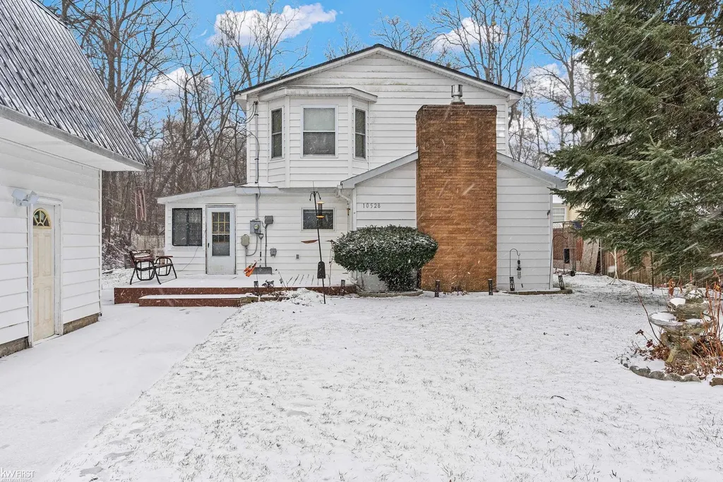 10528 Lake Shore Drive Tyrone Township MI 48430