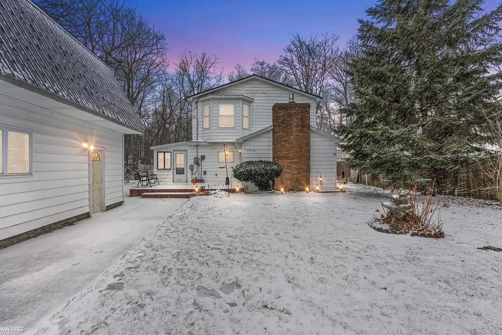 10528 Lake Shore Drive Tyrone Township MI 48430