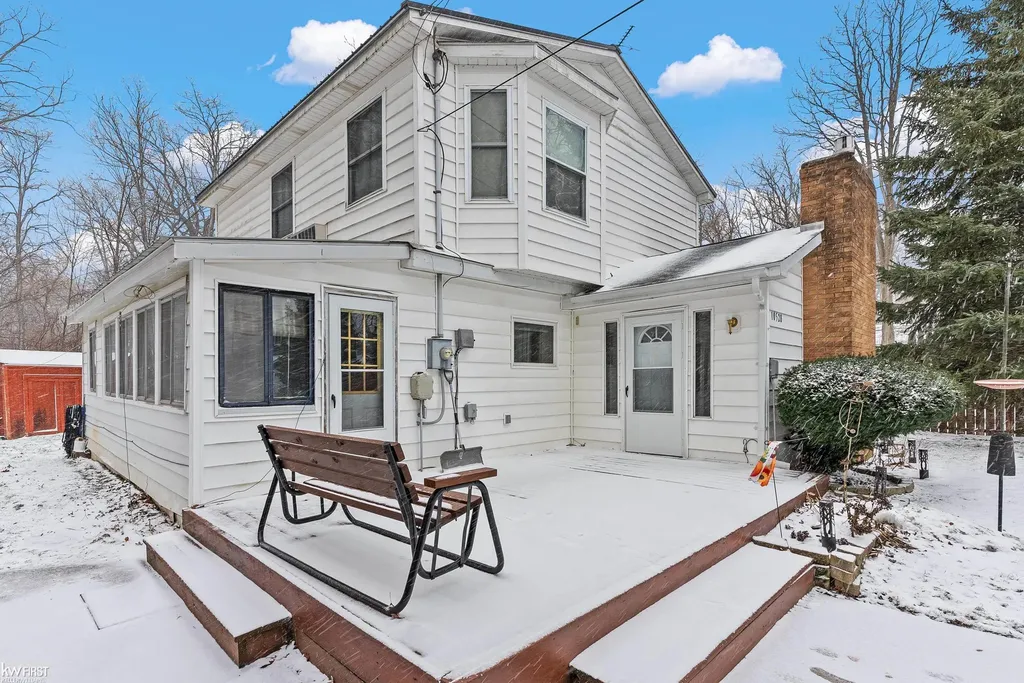 10528 Lake Shore Drive Tyrone Township MI 48430