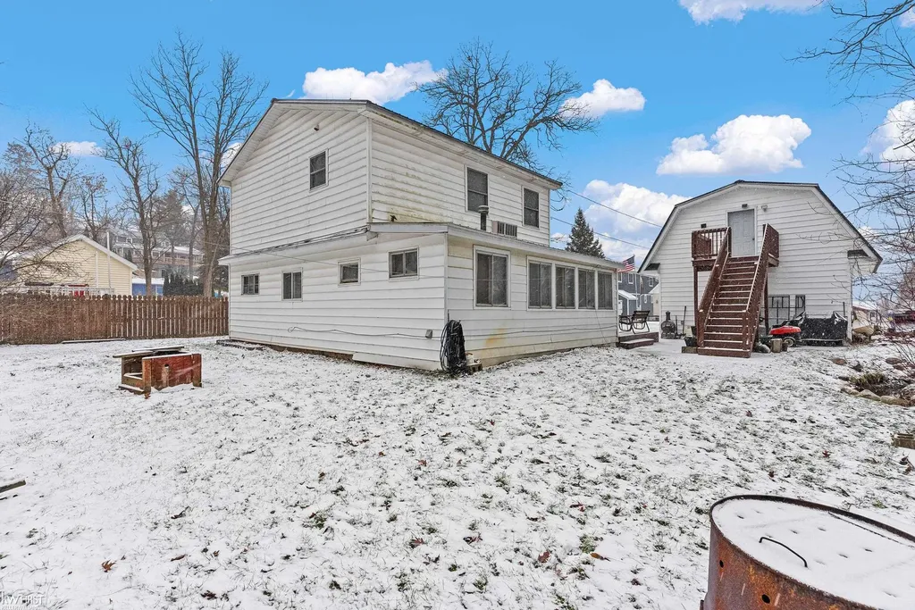 10528 Lake Shore Drive Tyrone Township MI 48430