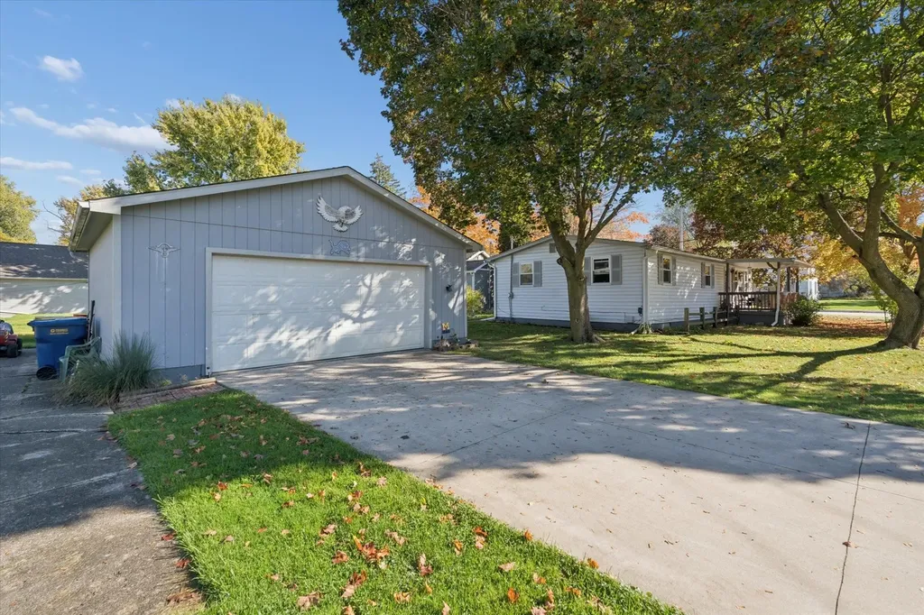 224 W Mcneil Street Corunna City MI 48817