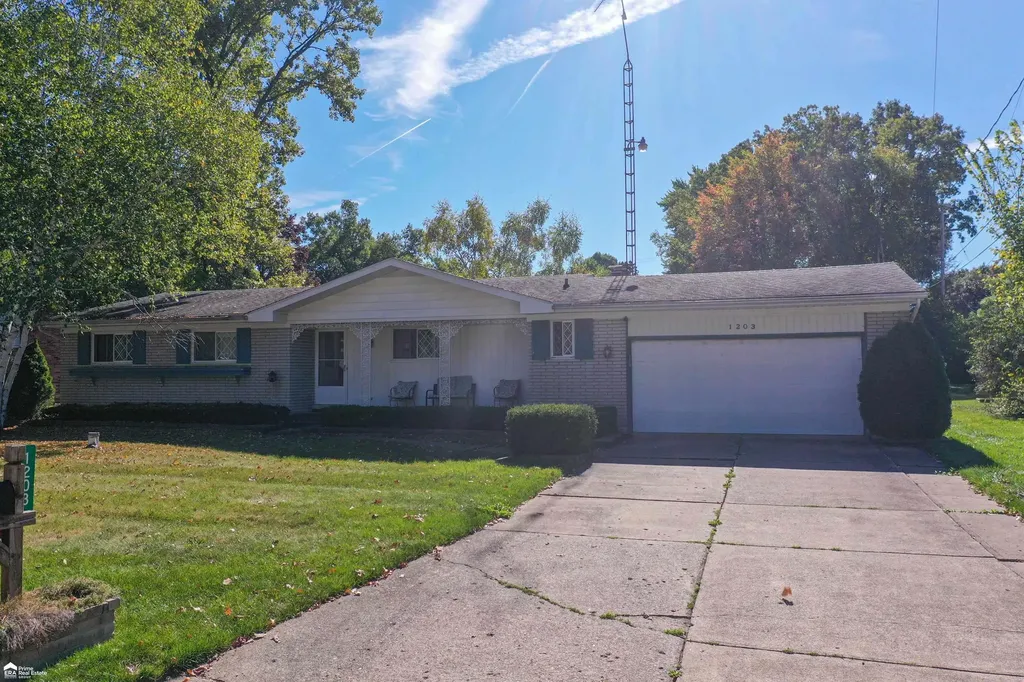 1203 Pickwick Place Flint Charter Township MI 48507