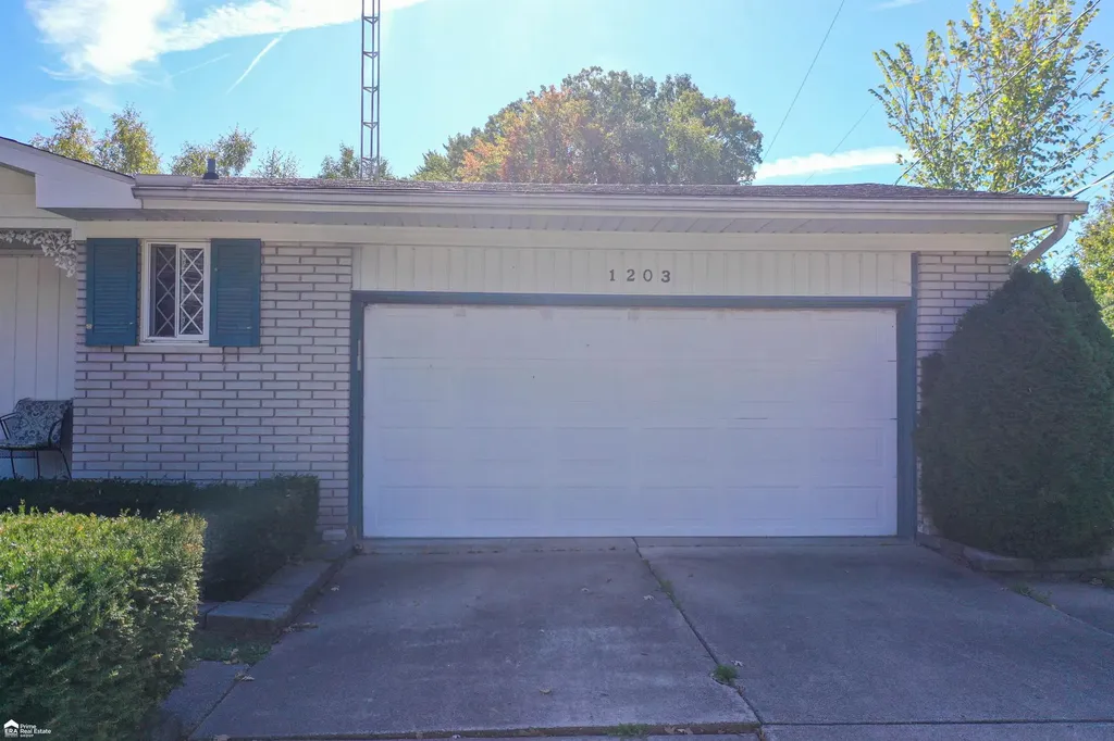1203 Pickwick Place Flint Charter Township MI 48507