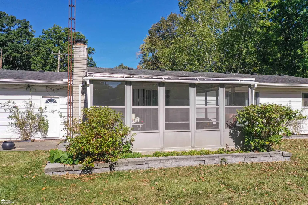 1203 Pickwick Place Flint Charter Township MI 48507