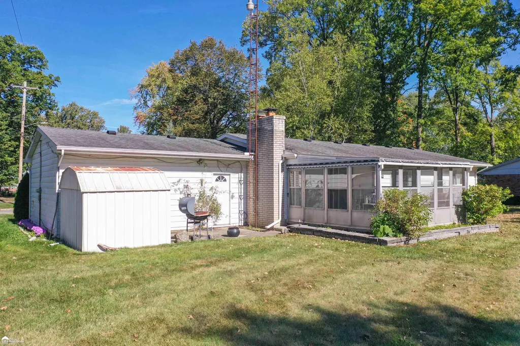 1203 Pickwick Place Flint Charter Township MI 48507
