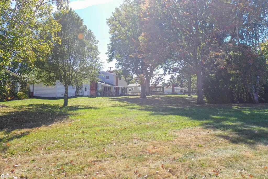 1203 Pickwick Place Flint Charter Township MI 48507