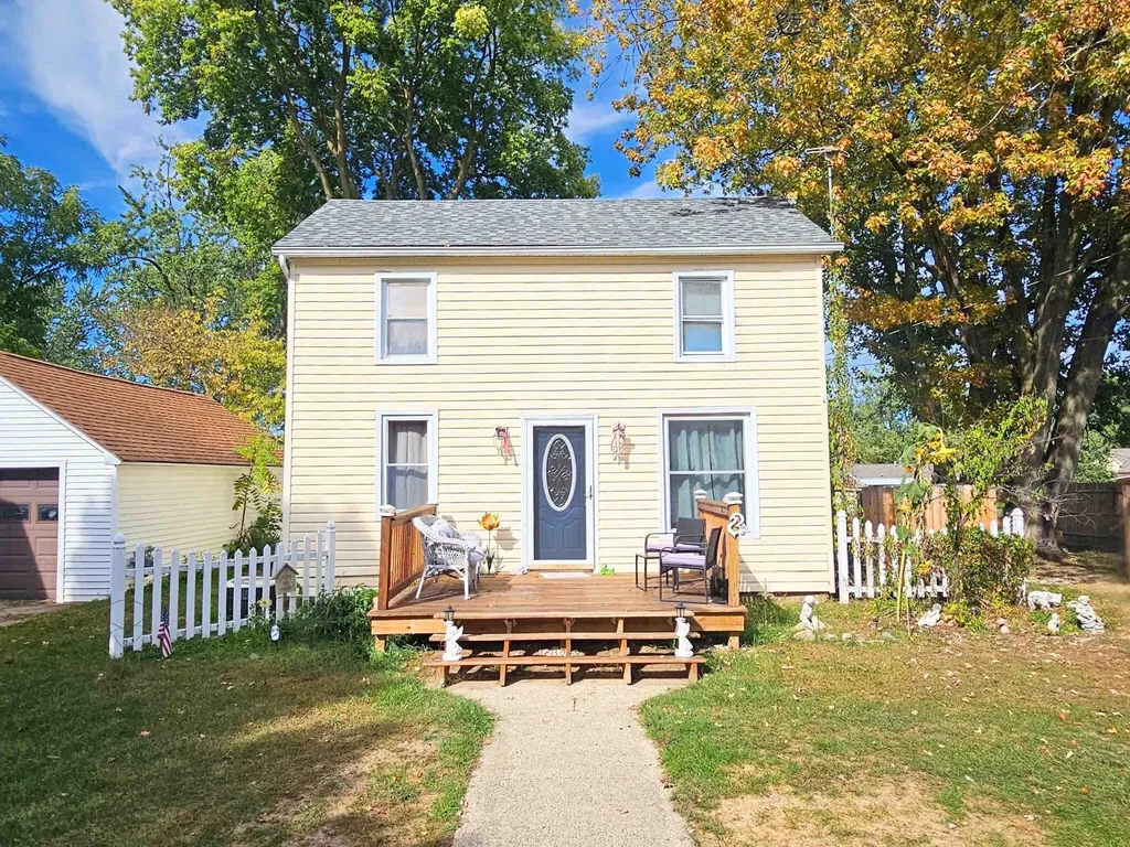 204 W Pine Street Elsie Village MI 48831