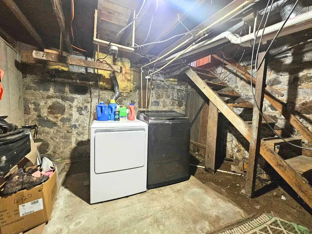 204 W Pine Street Elsie Village MI 48831