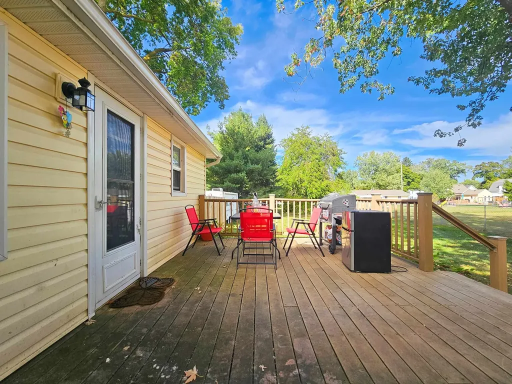 204 W Pine Street Elsie Village MI 48831