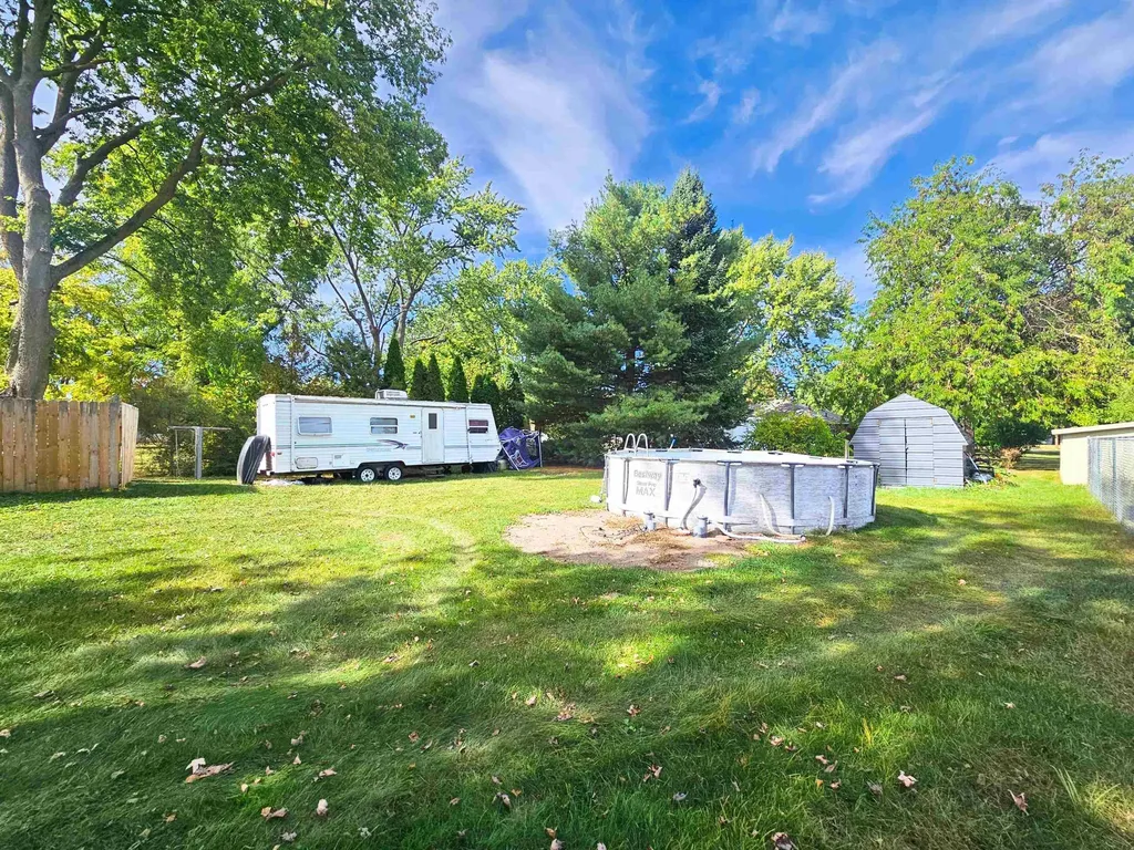 204 W Pine Street Elsie Village MI 48831