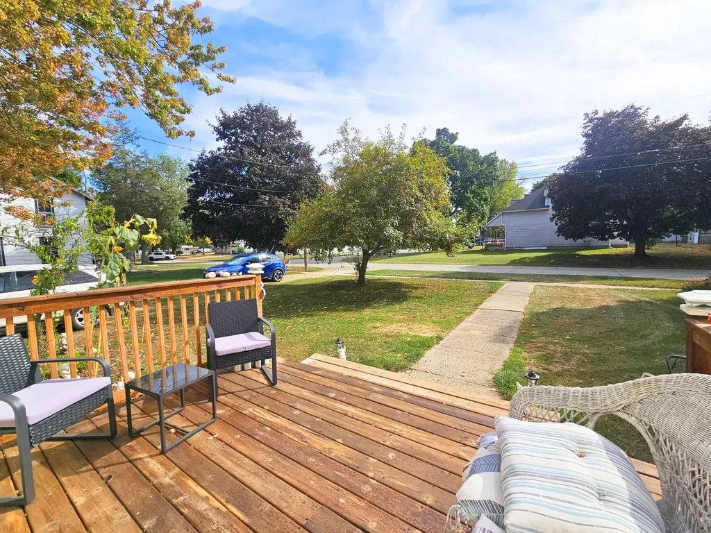 204 W Pine Street Elsie Village MI 48831