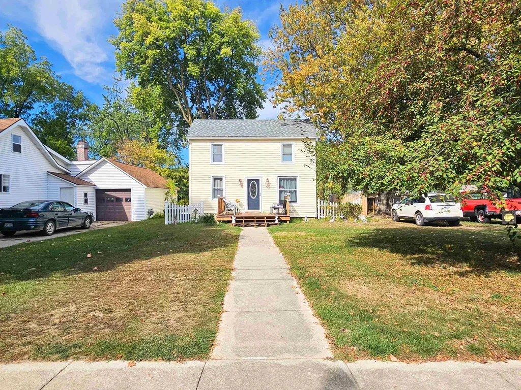 204 W Pine Street Elsie Village MI 48831
